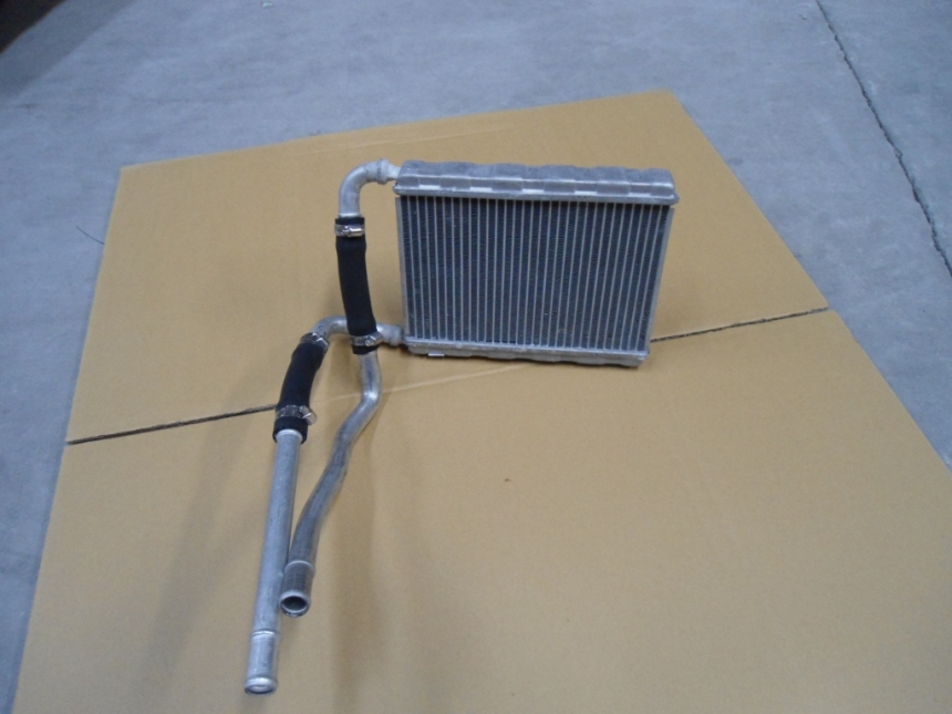 картинка РАДИАТОР ОТОПИТЕЛЯ BYD F-3, F3R 10009563-00  10236141-00