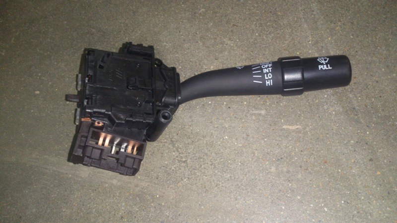 картинка ПЕРЕКЛЮЧАТЕЛЬ ПОДРУЛЕВОЙ ПРАВЫЙ F3, F3R  10526388-00