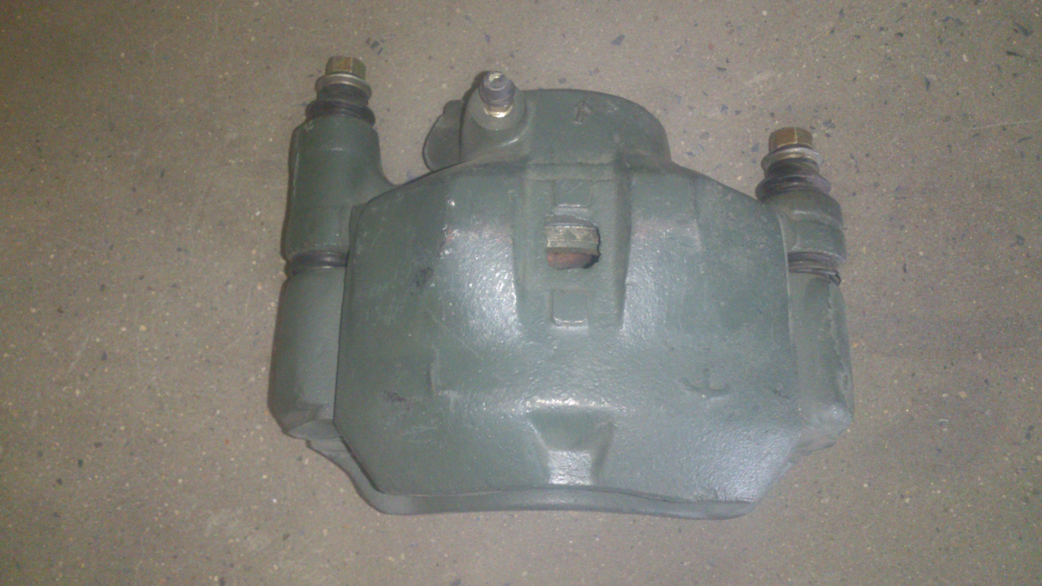 картинка СКОБА ПЕРЕДНЕГО ТОРМОЗА ЛЕВАЯ FOTON alpha  6486-3501020