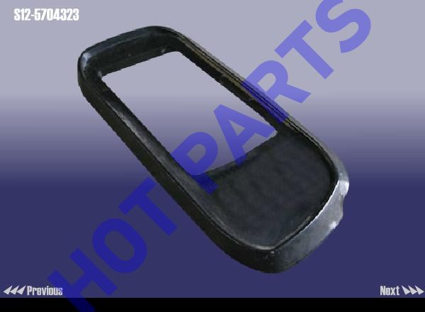 картинка ЗАГЛУШКА ЛЕВОГО ПЕРЕДНЕГО МОЛДНИГА КРЫШИ  S12-5704323